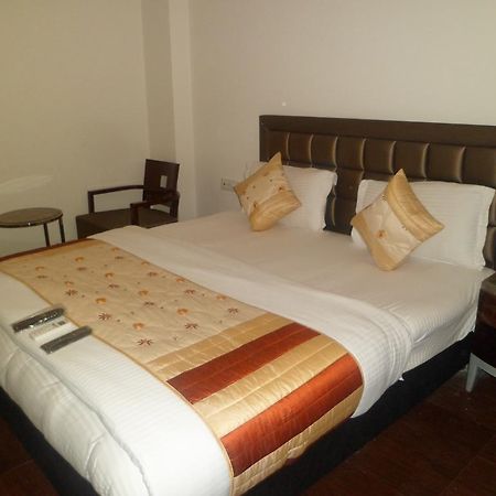 Hotel Cabana @ Pahar Ganj New Delhi Bagian luar foto
