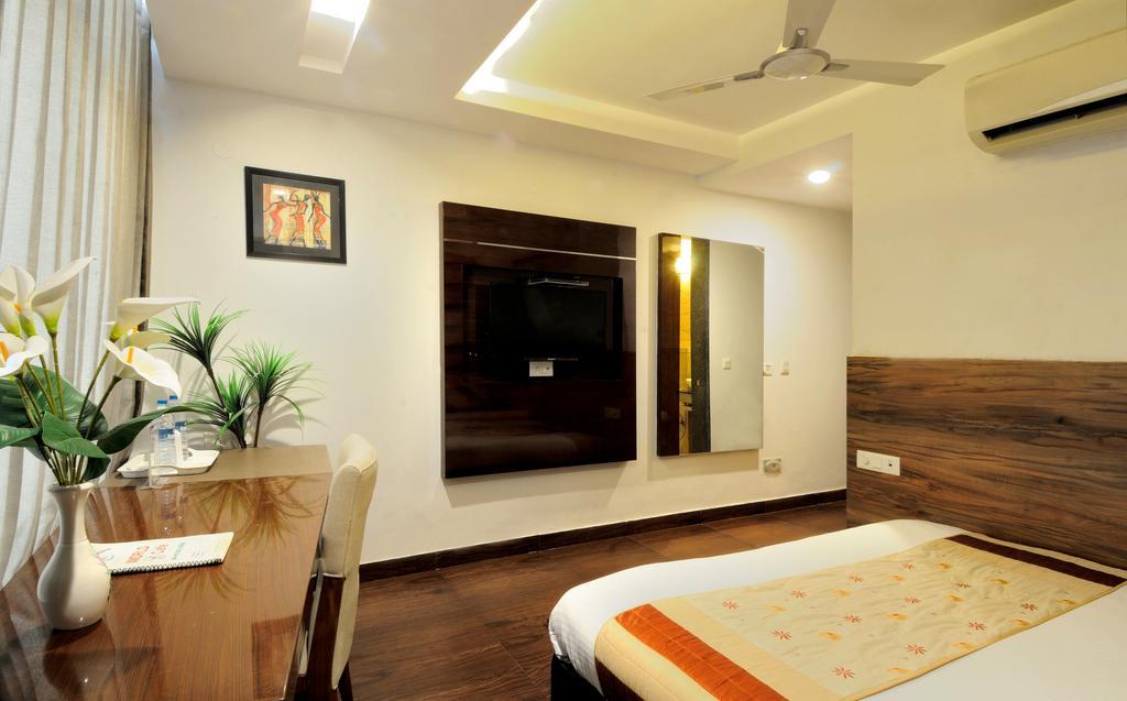 Hotel Cabana @ Pahar Ganj New Delhi Bagian luar foto