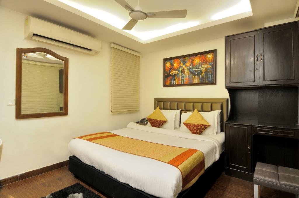 Hotel Cabana @ Pahar Ganj New Delhi Bagian luar foto