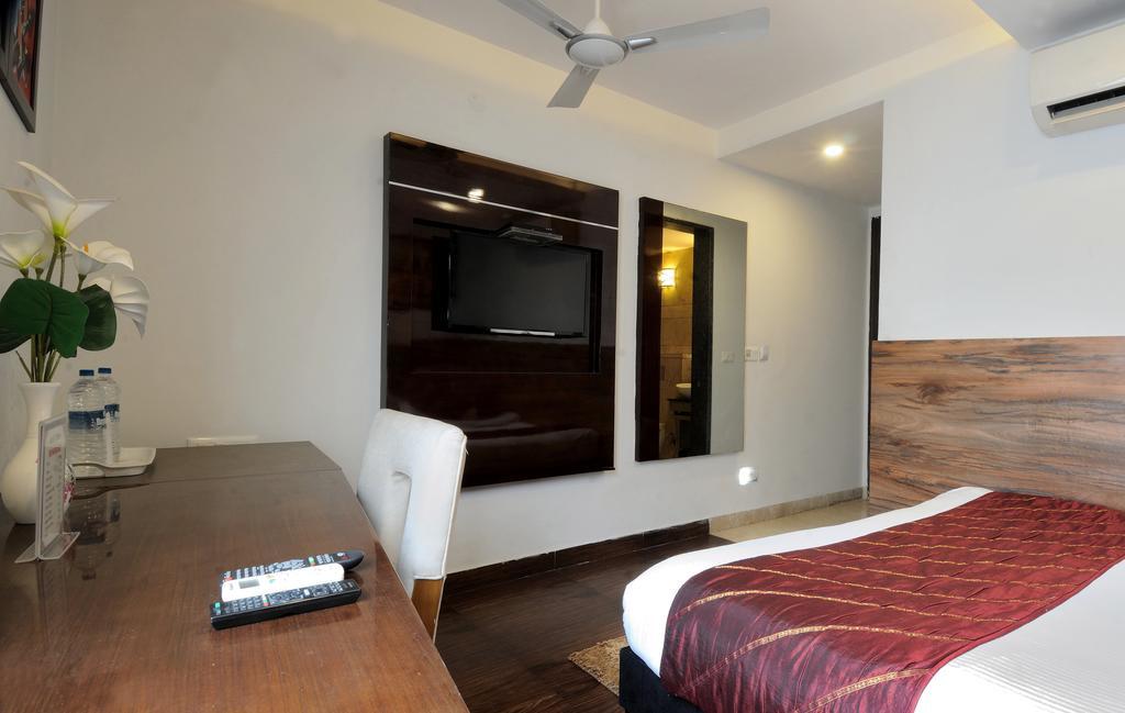 Hotel Cabana @ Pahar Ganj New Delhi Bagian luar foto