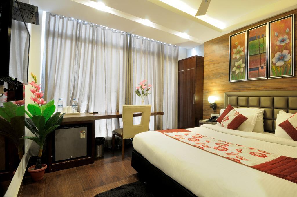 Hotel Cabana @ Pahar Ganj New Delhi Bagian luar foto