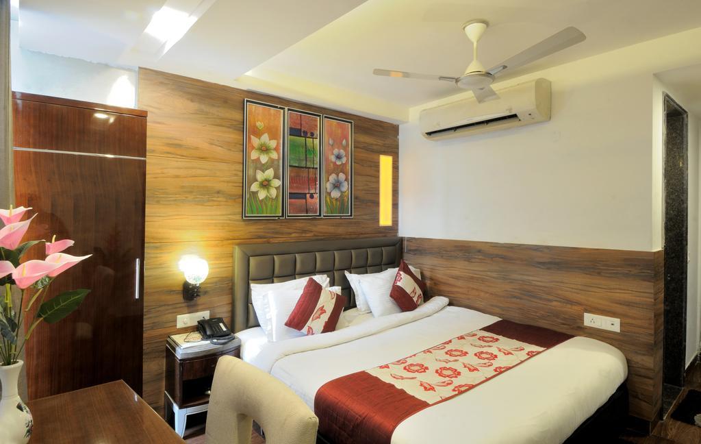 Hotel Cabana @ Pahar Ganj New Delhi Bagian luar foto