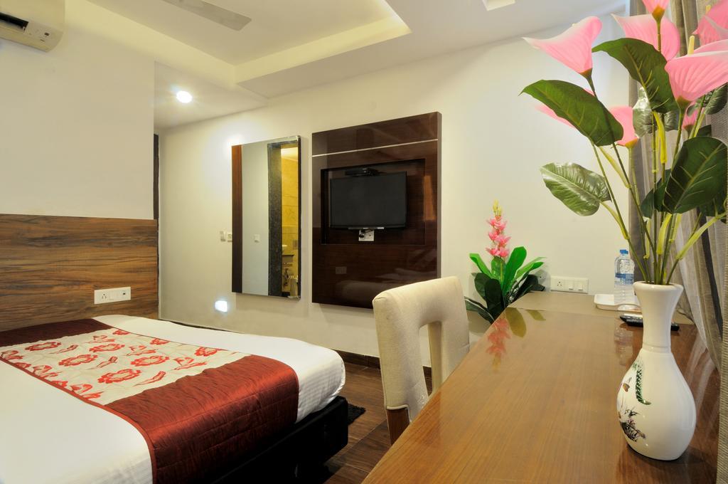 Hotel Cabana @ Pahar Ganj New Delhi Bagian luar foto