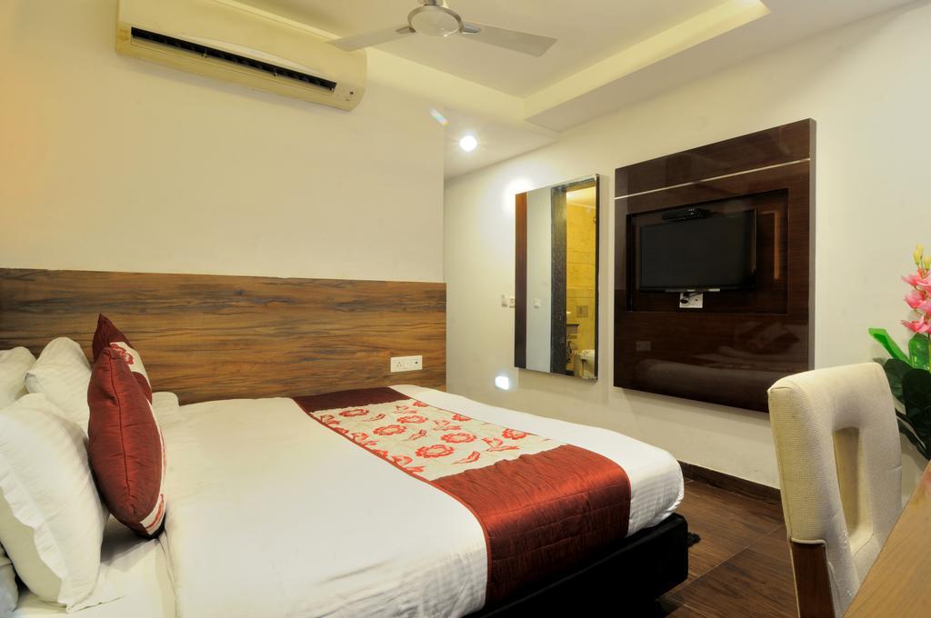 Hotel Cabana @ Pahar Ganj New Delhi Bagian luar foto