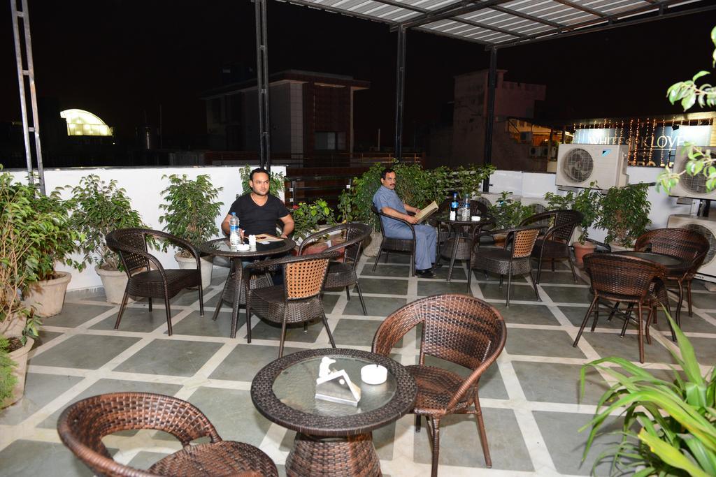 Hotel Cabana @ Pahar Ganj New Delhi Bagian luar foto