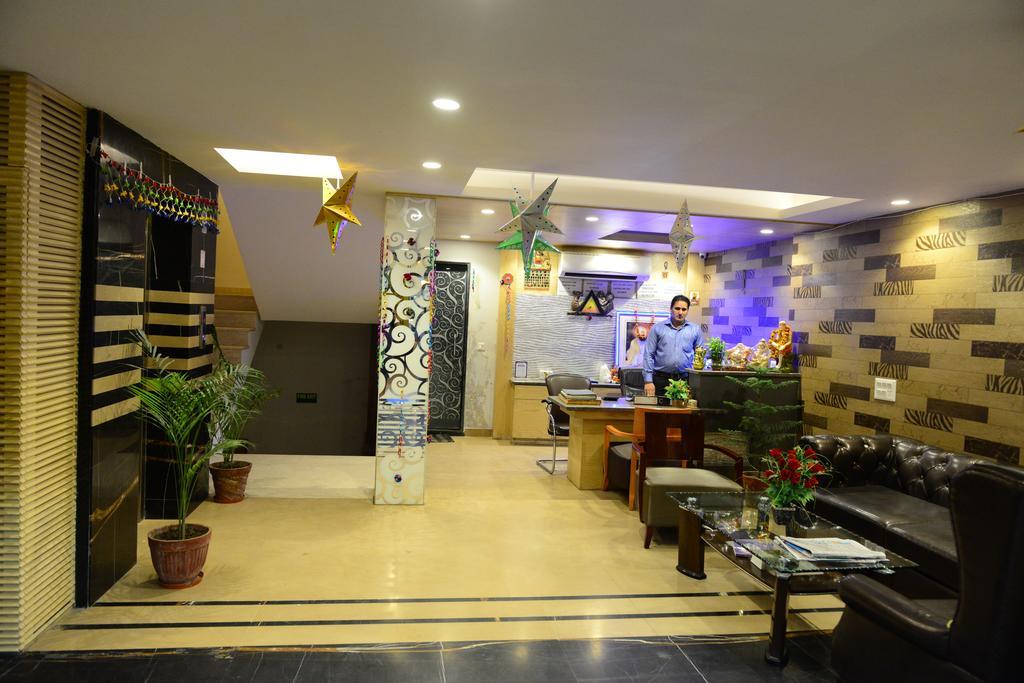 Hotel Cabana @ Pahar Ganj New Delhi Bagian luar foto