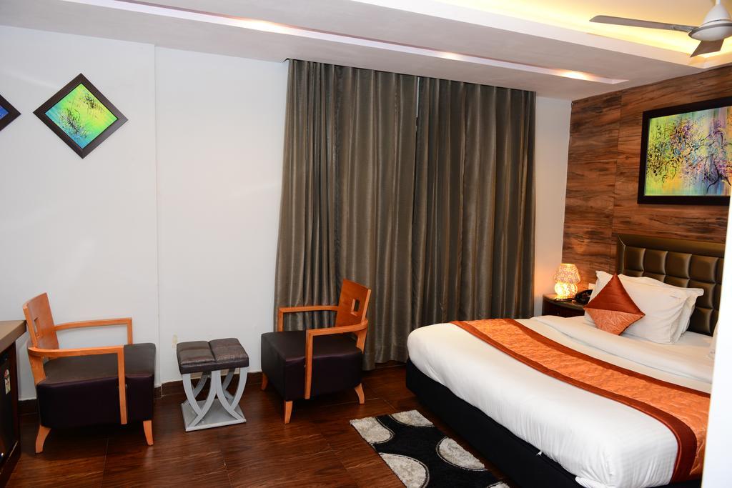 Hotel Cabana @ Pahar Ganj New Delhi Bagian luar foto
