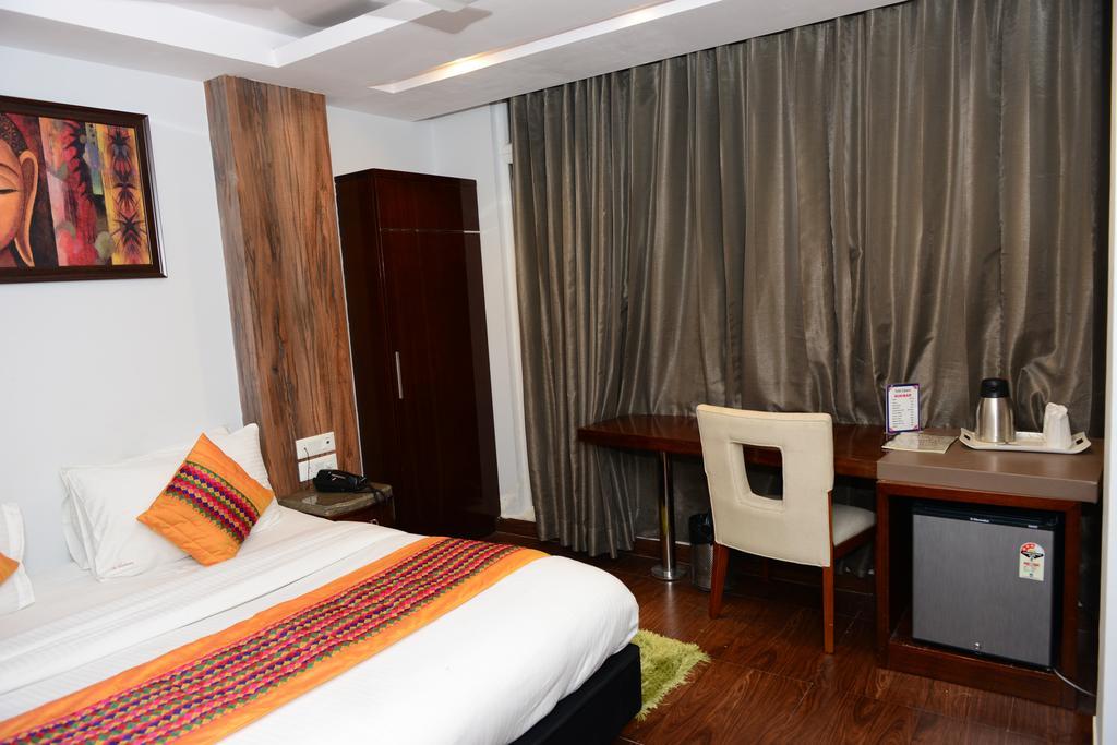 Hotel Cabana @ Pahar Ganj New Delhi Bagian luar foto