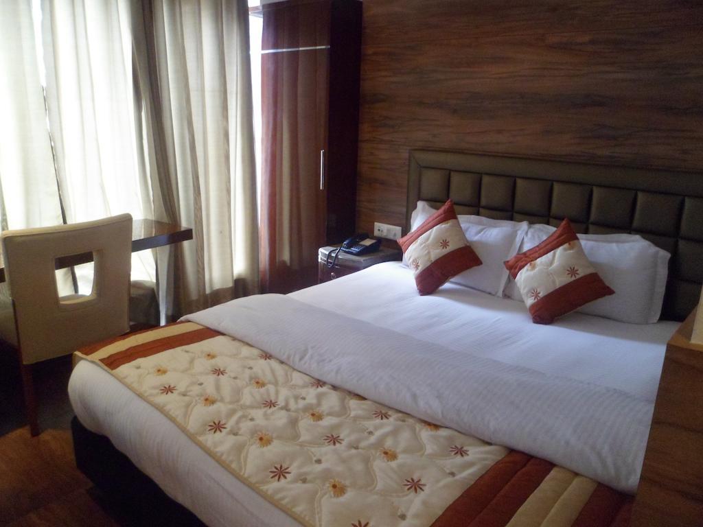 Hotel Cabana @ Pahar Ganj New Delhi Bagian luar foto