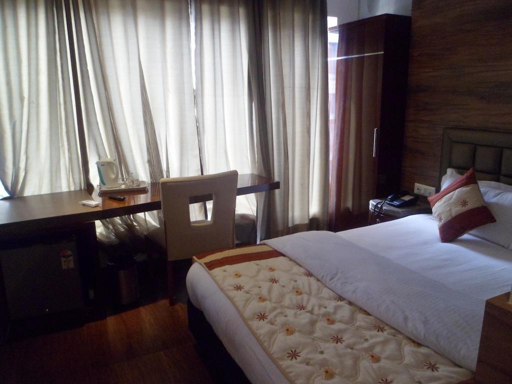 Hotel Cabana @ Pahar Ganj New Delhi Bagian luar foto