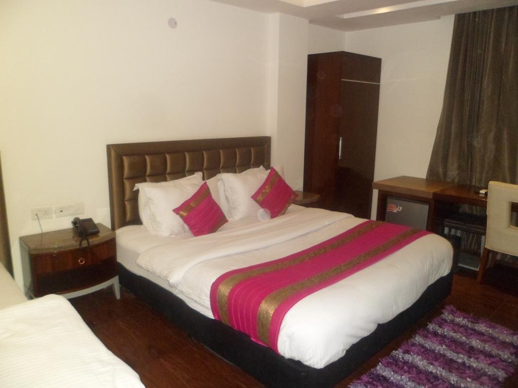 Hotel Cabana @ Pahar Ganj New Delhi Bagian luar foto