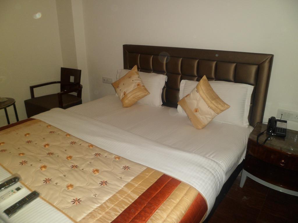 Hotel Cabana @ Pahar Ganj New Delhi Bagian luar foto