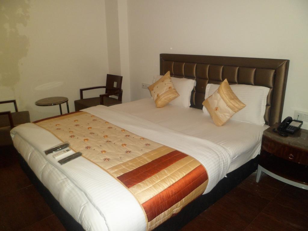 Hotel Cabana @ Pahar Ganj New Delhi Bagian luar foto