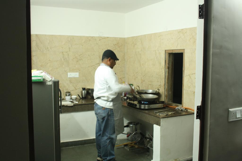 Hotel Cabana @ Pahar Ganj New Delhi Bagian luar foto
