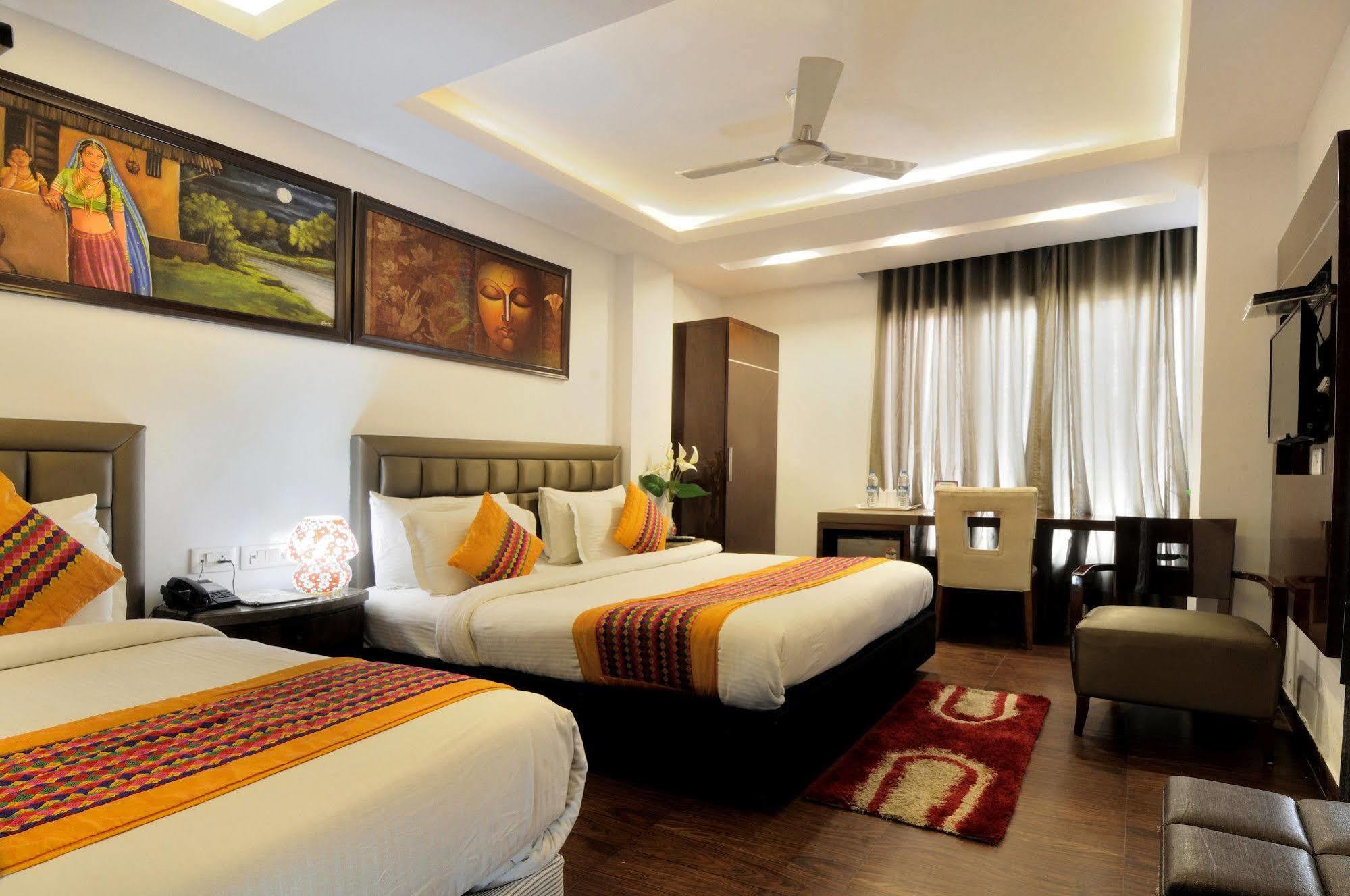 Hotel Cabana @ Pahar Ganj New Delhi Bagian luar foto